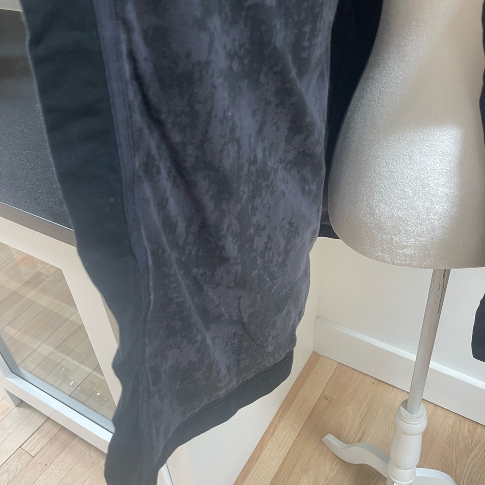 Lululemon - Picture 4 of 13